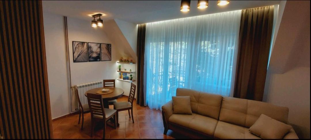 Apartman Miris Bora Divcibare Luaran gambar