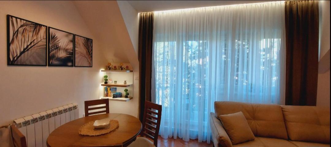 Apartman Miris Bora Divcibare Luaran gambar